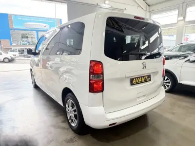 Peugeot Traveller 2019 · foto 6
