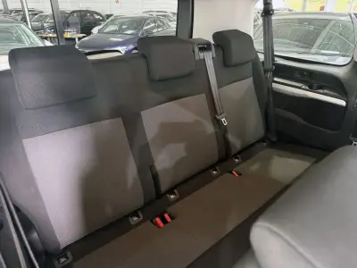 Peugeot Traveller 2019 · foto 19
