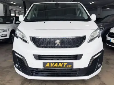 Peugeot Traveller 2019 · foto 2