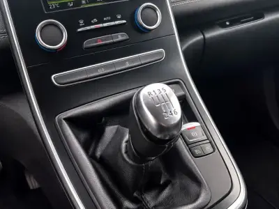 Renault Scenic 2020 · foto 14