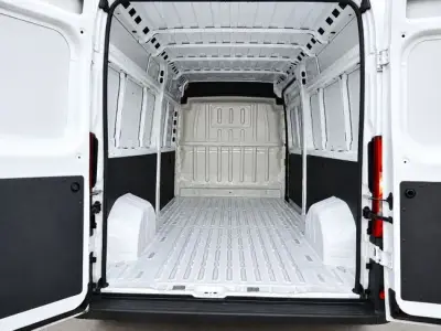 Peugeot Boxer 2023 · foto 7