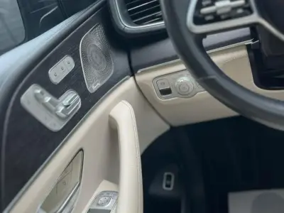 Mercedes-Benz GLE Coupe 2021 · foto 9