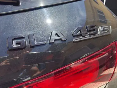 Mercedes-Benz GLA AMG 2023 · foto 8