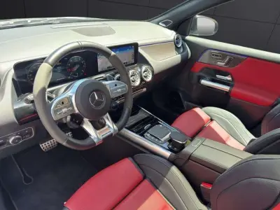 Mercedes-Benz GLA AMG 2023 · foto 9