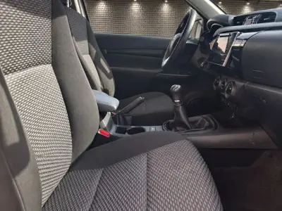 Toyota Hilux 2018 · foto 16