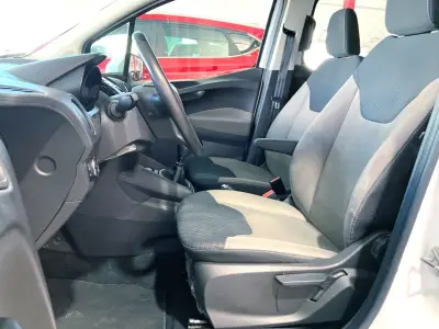 Ford Transit Courier 2020 · foto 10