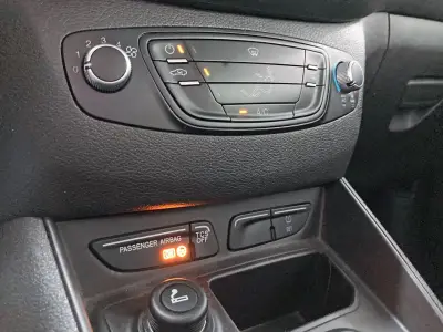 Ford Transit Courier 2020 · foto 17