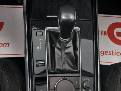 Mazda CX-30 2022 · foto 17
