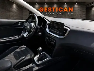 KIA Xceed 2023 · foto 12