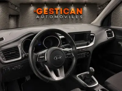 KIA Xceed 2023 · foto 8