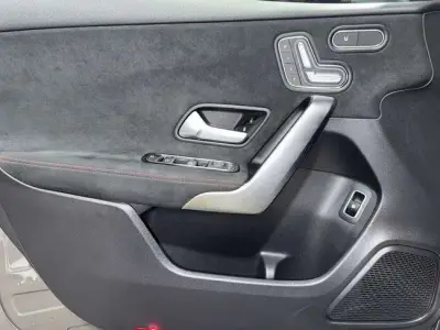 Mercedes-Benz Clase A 2023 · foto 15