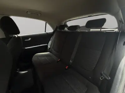 KIA Rio 2018 · foto 16