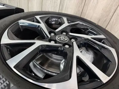 Toyota C-HR 2019 · foto 17