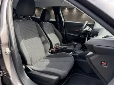 Peugeot 2008 2023 · foto 13