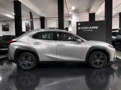 Lexus UX 2021 · foto 4
