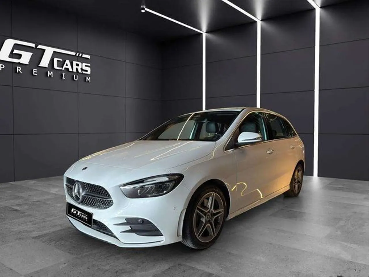 Mercedes-Benz Clase B 2024 en 2 islas · CEC