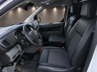 Peugeot Expert 2022 · foto 9