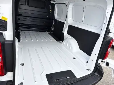 Peugeot Expert 2022 · foto 10