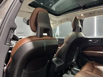 Volvo XC60 2018 · foto 12