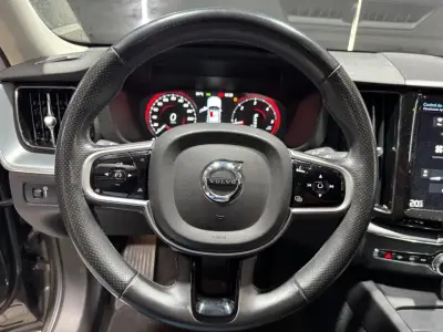 Volvo XC60 2018 · foto 10