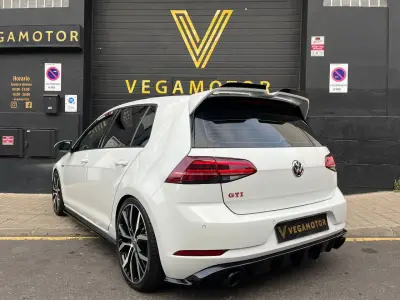Volkswagen Golf GTI 2019 · foto 2