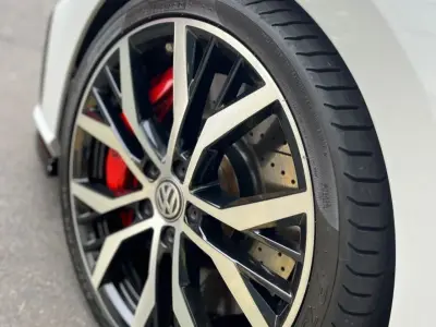 Volkswagen Golf GTI 2019 · foto 18