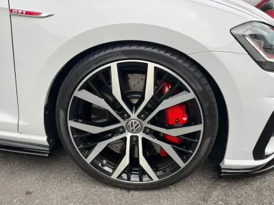 Volkswagen Golf GTI 2019 · foto 3