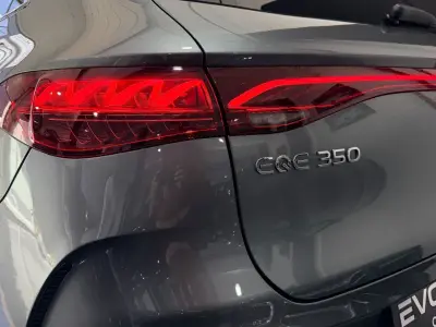 Mercedes-Benz EQE SUV 2023 · foto 15
