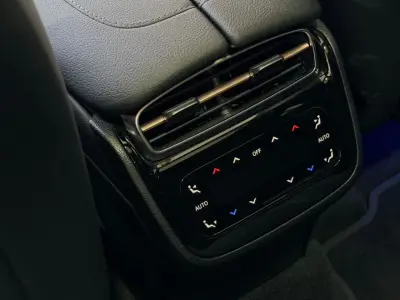 Mercedes-Benz EQE SUV 2023 · foto 14