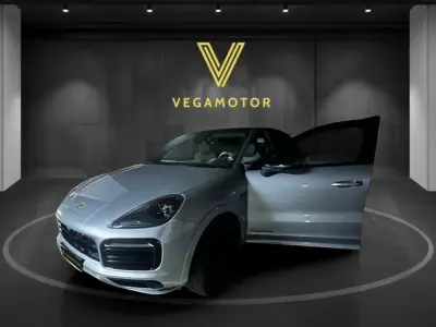 Porsche Cayenne Coupe 2020 · foto 3