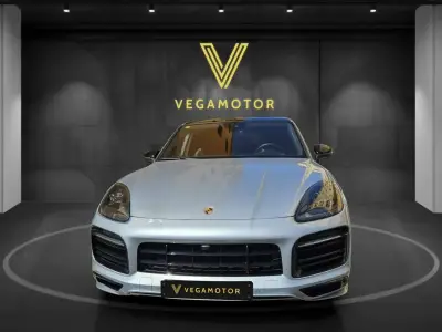 Porsche Cayenne Coupe 2020 · foto 2