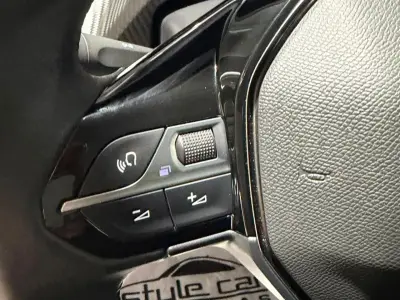 Peugeot 208 2022 · foto 8