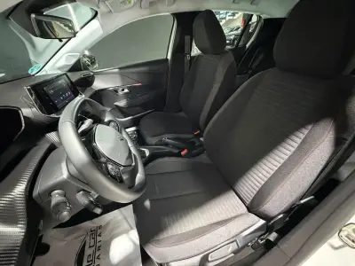 Peugeot 208 2022 · foto 12