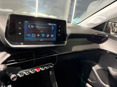 Peugeot 208 2022 · foto 10