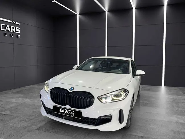 BMW Serie 1 2023 en 2 islas · CEC