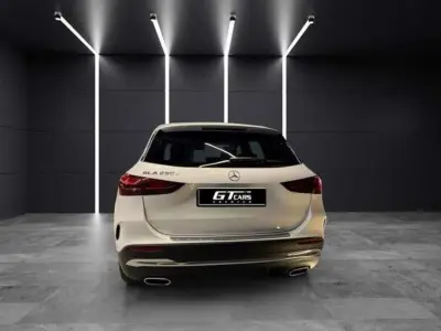 Mercedes-Benz GLA 2024 · foto 3