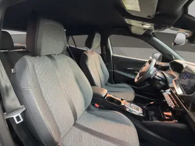 Peugeot 2008 2023 · foto 18