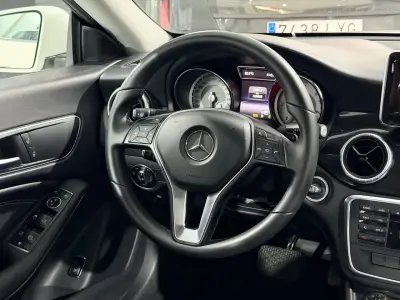 Mercedes-Benz CLA 2017 · foto 11
