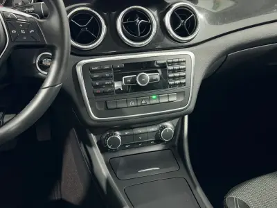 Mercedes-Benz CLA 2017 · foto 12