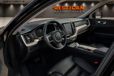 Volvo XC60 2022 · foto 8