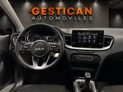 KIA Ceed 2023 · foto 8