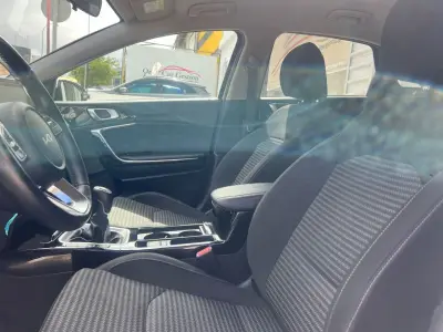 KIA Ceed 2023 · foto 8