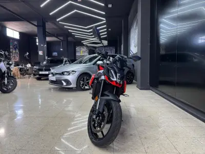 Aprilia Tuono 2025 · foto 2