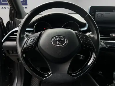 Toyota C-HR 2023 · foto 10