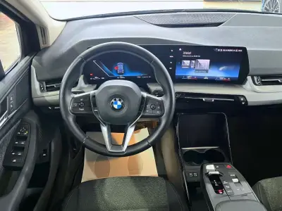 BMW Serie 2 Active Tourer 2023 · foto 13