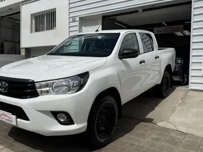 Toyota Hilux 2019 en Gran Canaria · CEC