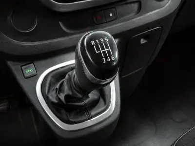 Renault Trafic 2020 · foto 9