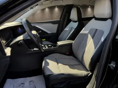 Opel Astra 2023 · foto 11