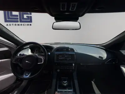 Jaguar F-Pace 2017 · foto 17