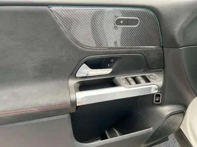 Mercedes-Benz GLB 2022 · foto 13